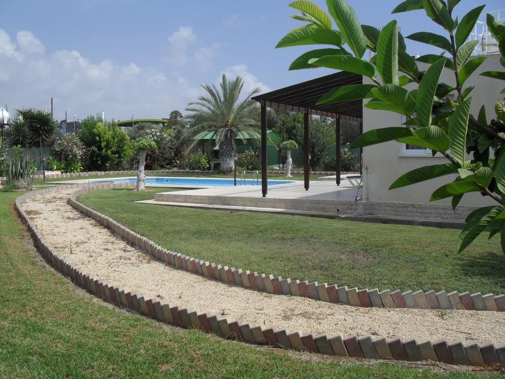 Holiday home Dora *